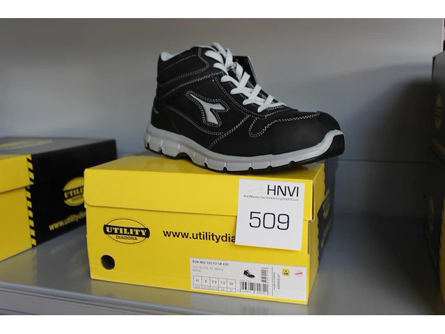 Veiligheid-werkschoen utility diadora maat 41. - afbeelding 1 van  2