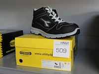 Veiligheid-werkschoen utility diadora maat 41. - afbeelding 1 van  2