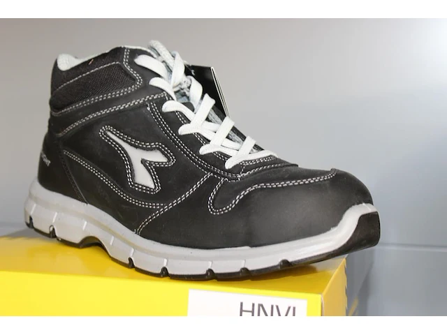 Veiligheid-werkschoen utility diadora maat 41. - afbeelding 2 van  2
