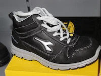 Veiligheid-werkschoen utility diadora maat 41. - afbeelding 1 van  2
