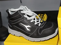 Veiligheid-werkschoen utility diadora maat 41. - afbeelding 1 van  2