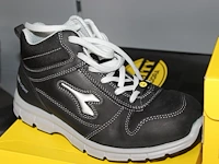 Veiligheid-werkschoen utility diadora maat 41. - afbeelding 1 van  2