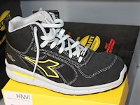Veiligheid-werkschoen utility diadora maat 41. - afbeelding 1 van  2