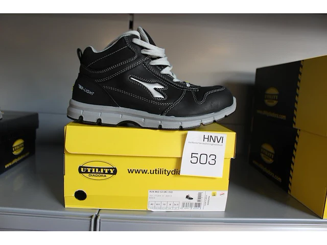 Veiligheid-werkschoen utility diadora maat 42. - afbeelding 1 van  3