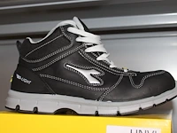 Veiligheid-werkschoen utility diadora maat 42. - afbeelding 1 van  2