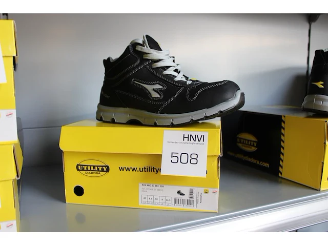 Veiligheid-werkschoen utility diadora maat 42. - afbeelding 1 van  3