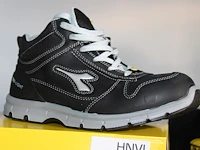 Veiligheid-werkschoen utility diadora maat 42. - afbeelding 2 van  3