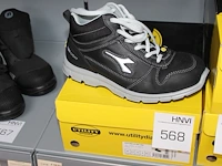 Veiligheid-werkschoen utility diadora maat 42. - afbeelding 1 van  2