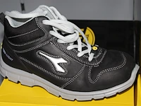 Veiligheid-werkschoen utility diadora maat 42. - afbeelding 2 van  2