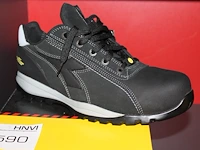 Veiligheid-werkschoen utility diadora maat 44. - afbeelding 2 van  3