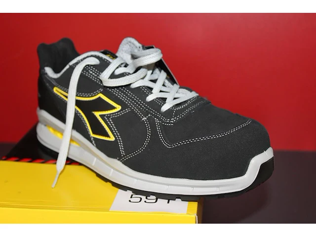 Veiligheid-werkschoen utility diadora maat 44. - afbeelding 2 van  3