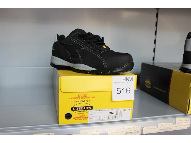 Veiligheid-werkschoen utility diadora maat 45. - afbeelding 1 van  3