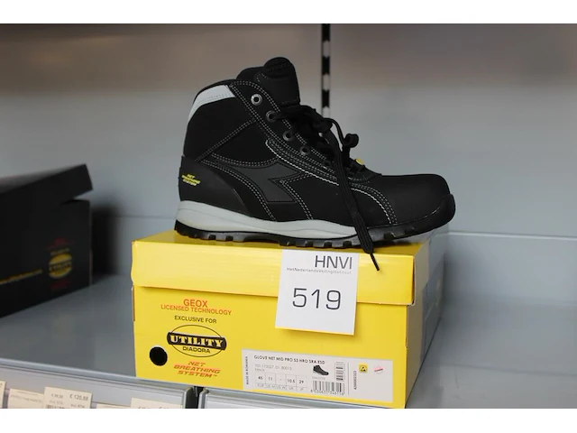 Veiligheid-werkschoen utility diadora maat 45. - afbeelding 1 van  3