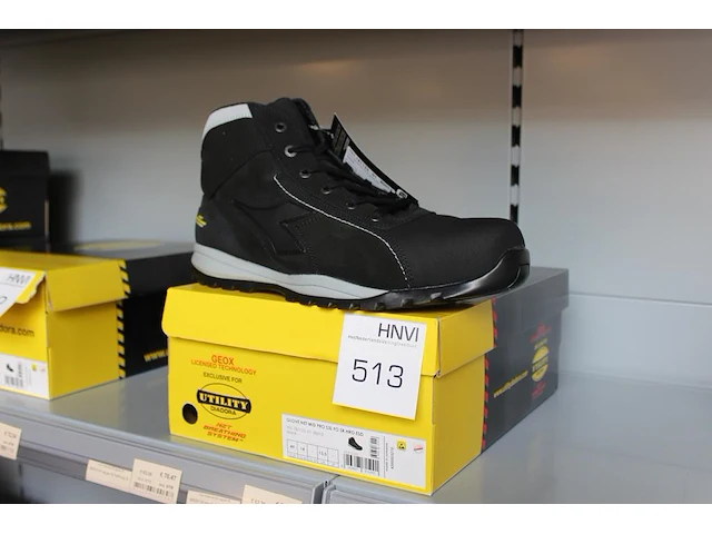 Veiligheid-werkschoen utility diadora maat 49. - afbeelding 1 van  3