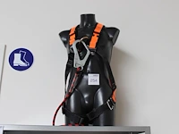 Veiligheidsharnas op torso - afbeelding 1 van  2