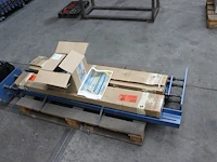 Veiligheidslichtscherm siemens met accessoires t.b.v. veiligheid rondom machine. - afbeelding 1 van  2