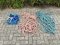 Veiligheidstuigen en touwen - afbeelding 1 van  4