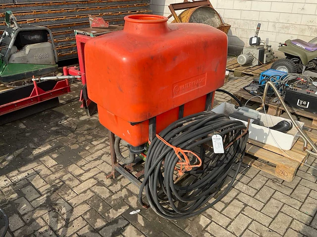 Veldspuit waterkracht - afbeelding 1 van  9