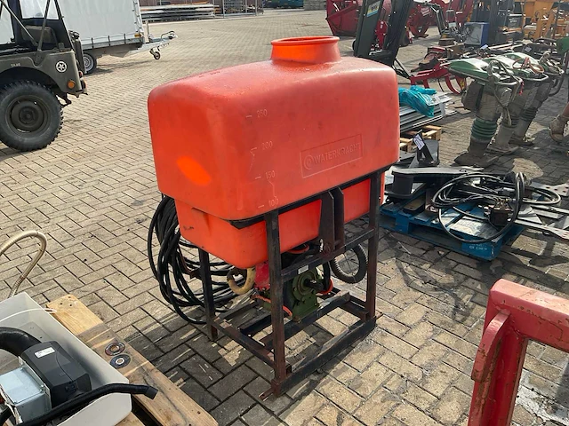 Veldspuit waterkracht - afbeelding 3 van  9