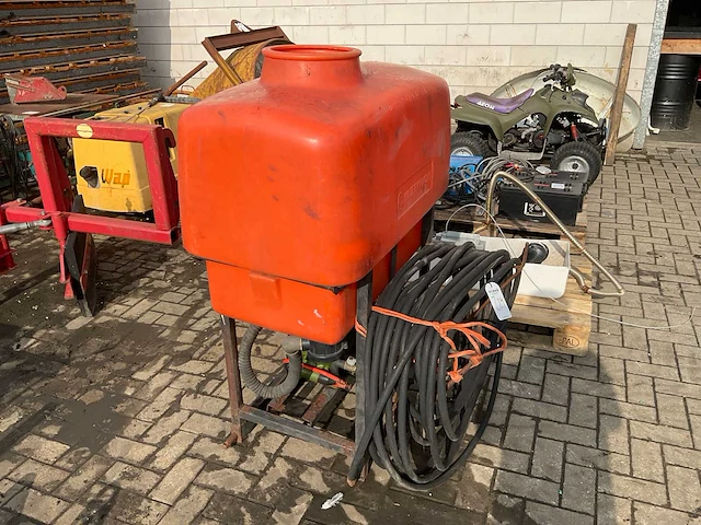 Veldspuit waterkracht - afbeelding 7 van  9