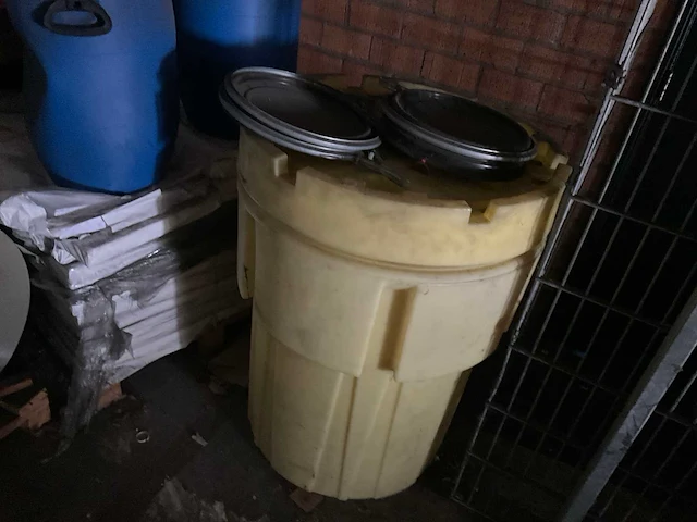 Velgen, banden, strooizout en divers - afbeelding 5 van  15