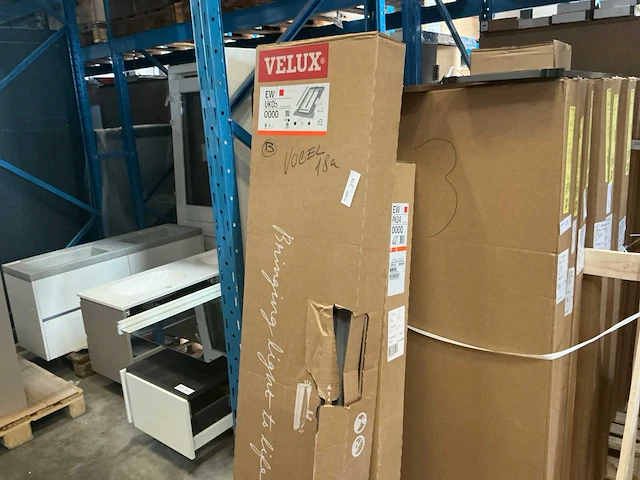 Velux dakraam diverse (2x) - afbeelding 1 van  3