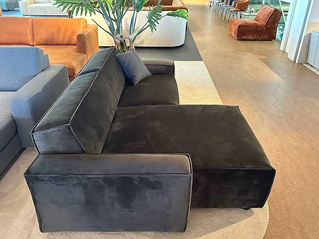 Velvet bank met longchair en bies - afbeelding 3 van  6