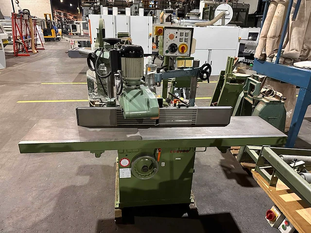 Vema - 1990 - tf m - tafel- en spilfreesmachine - afbeelding 1 van  8