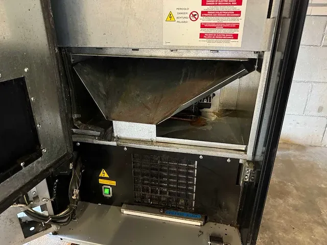 Vendo - 189-5 - frisdrankautomaat - vending machine - afbeelding 2 van  11