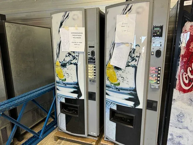 Vendo - 189-5 - frisdrankautomaat - vending machine - afbeelding 1 van  12