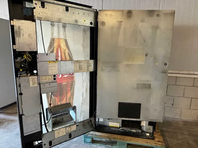 Vendo - 392 - frisdrankautomaat - vending machine - afbeelding 11 van  11