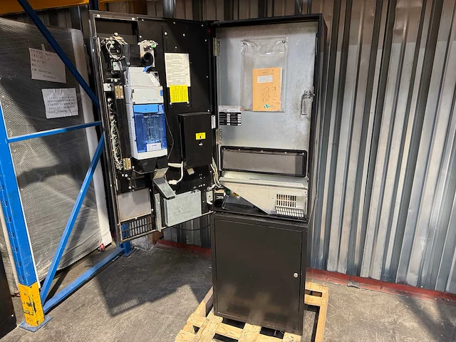 Vendo - 75x-5 - frisdrankautomaat - vending machine - afbeelding 7 van  9