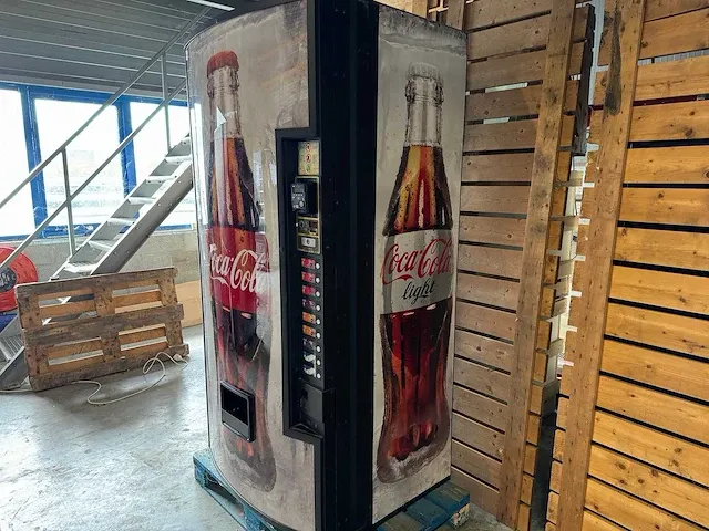 Vendo - frisdrankautomaat - vending machine - afbeelding 3 van  10