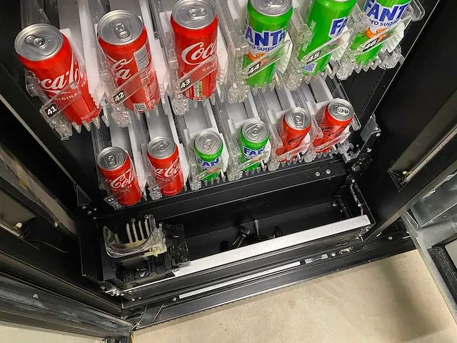 Vendo - g-drink sve dm6 - frisdrank - vending machine - afbeelding 8 van  10