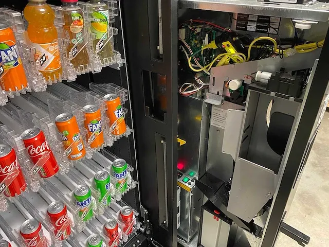 Vendo - g-drink sve dm6 - frisdrank - vending machine - afbeelding 10 van  10