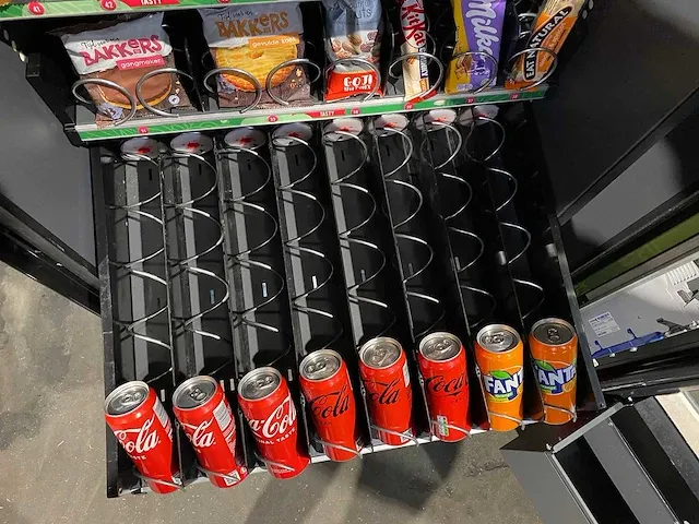 Vendo - g-snack sve bs8 - snoepautomaat - vending machine - afbeelding 2 van  11