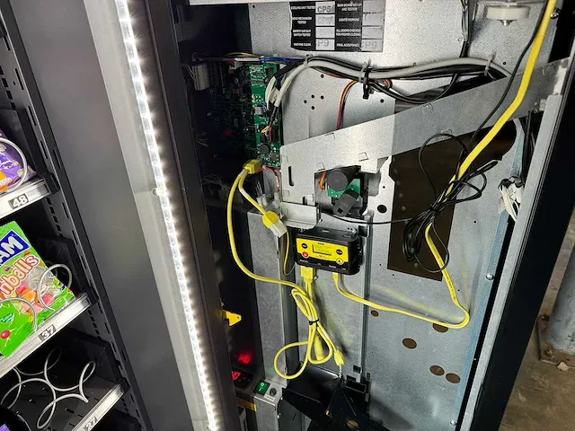 Vendo - g-snack sve sm8 - combi-automaat - vending machine - afbeelding 9 van  10