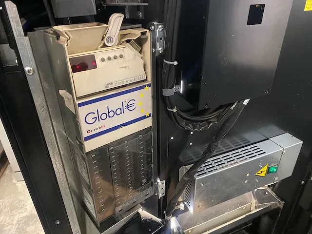Vendo - sve 550 - frisdrank - vending machine - afbeelding 2 van  10