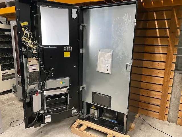 Vendo - sve 550 - frisdrank - vending machine - afbeelding 6 van  10