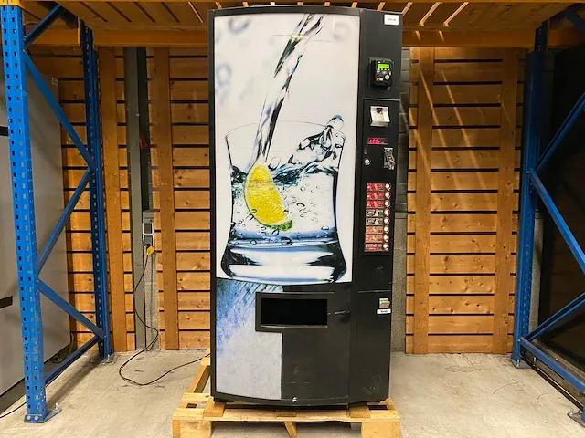 Vendo - sve 550 - frisdrank - vending machine - afbeelding 1 van  10