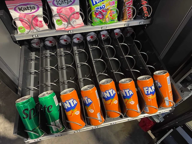 Vendo - sve bs8 g-snack - snoepautomaat - vending machine - afbeelding 4 van  9