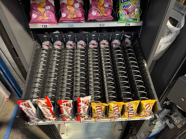Vendo - sve bs8 g-snack - snoepautomaat - vending machine - afbeelding 8 van  9