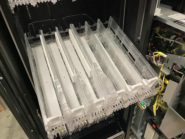 Vendo - sve dm6 - frisdrank - vending machine - afbeelding 8 van  10
