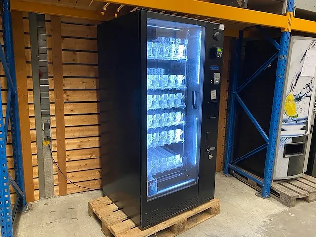Vendo - sve dm6 - frisdrank - vending machine - afbeelding 9 van  10