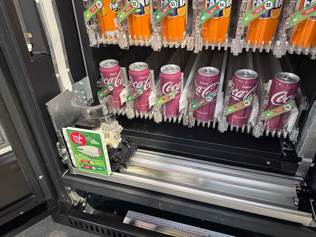 Vendo - sve dr6 g-drink - frisdrankautomaat - vending machine - afbeelding 10 van  10