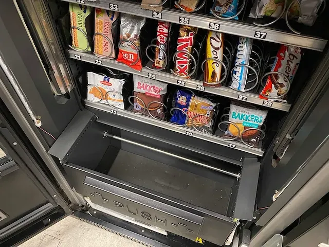 Vendo - sve gsf - snack - vending machine - afbeelding 9 van  10