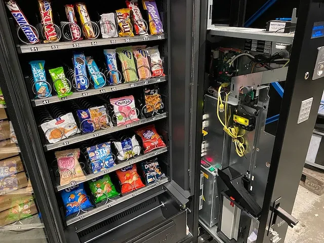 Vendo - sve sm8 - snack - vending machine - afbeelding 7 van  8