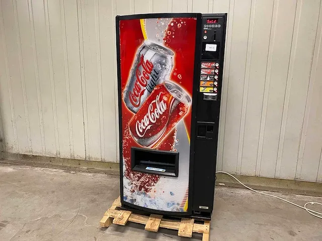 Vendo - v100-5 - frisdrankautomaat - vending machine - afbeelding 1 van  11