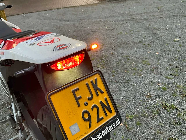 Vent - schakelbrommer - derapage 50 rr - bromfiets - afbeelding 18 van  30