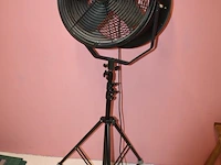 Ventilator benel turbo windtunnel 1000 rf op statief met hoogte 132 cm. - afbeelding 2 van  3